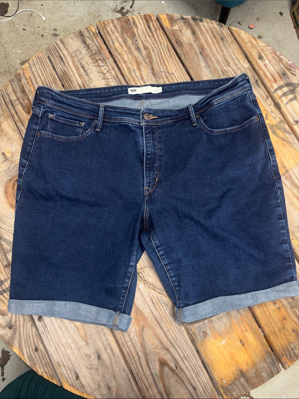 Levi's Dark Blue Denim Jean Cuffed Shorts Ladies Plus Size 24W‎